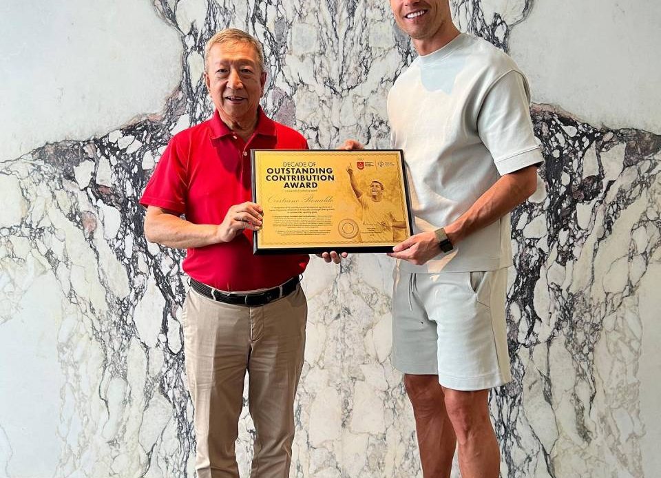 Gbich-Cristiano Ronaldo et bourse Peter Lim