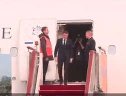 Gbich- Emmanuel Macron se rend en Chine